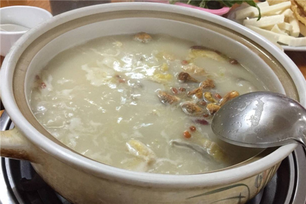 嘿捞汤猪肚鸡火锅